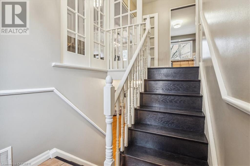 706 Laural Drive, Burlington, Ontario  L7L 5C8 - Photo 6 - 40563221