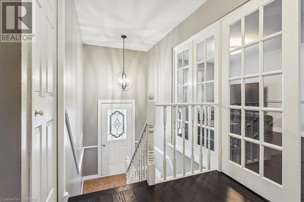 706 Laural Drive, Burlington, Ontario  L7L 5C8 - Photo 7 - 40563221