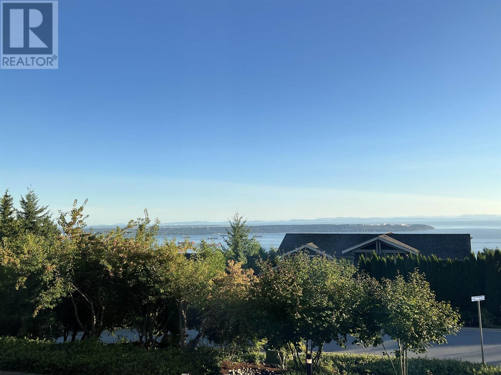 2559 Highgrove Mews, West Vancouver, British Columbia  V7S 0A4 - Photo 2 - R2866185