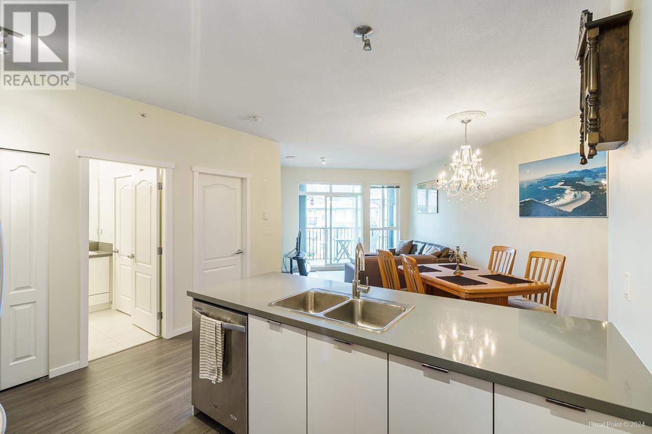 411 3107 Windsor Gate, Coquitlam, British Columbia  V3B 0L1 - Photo 5 - R2866246