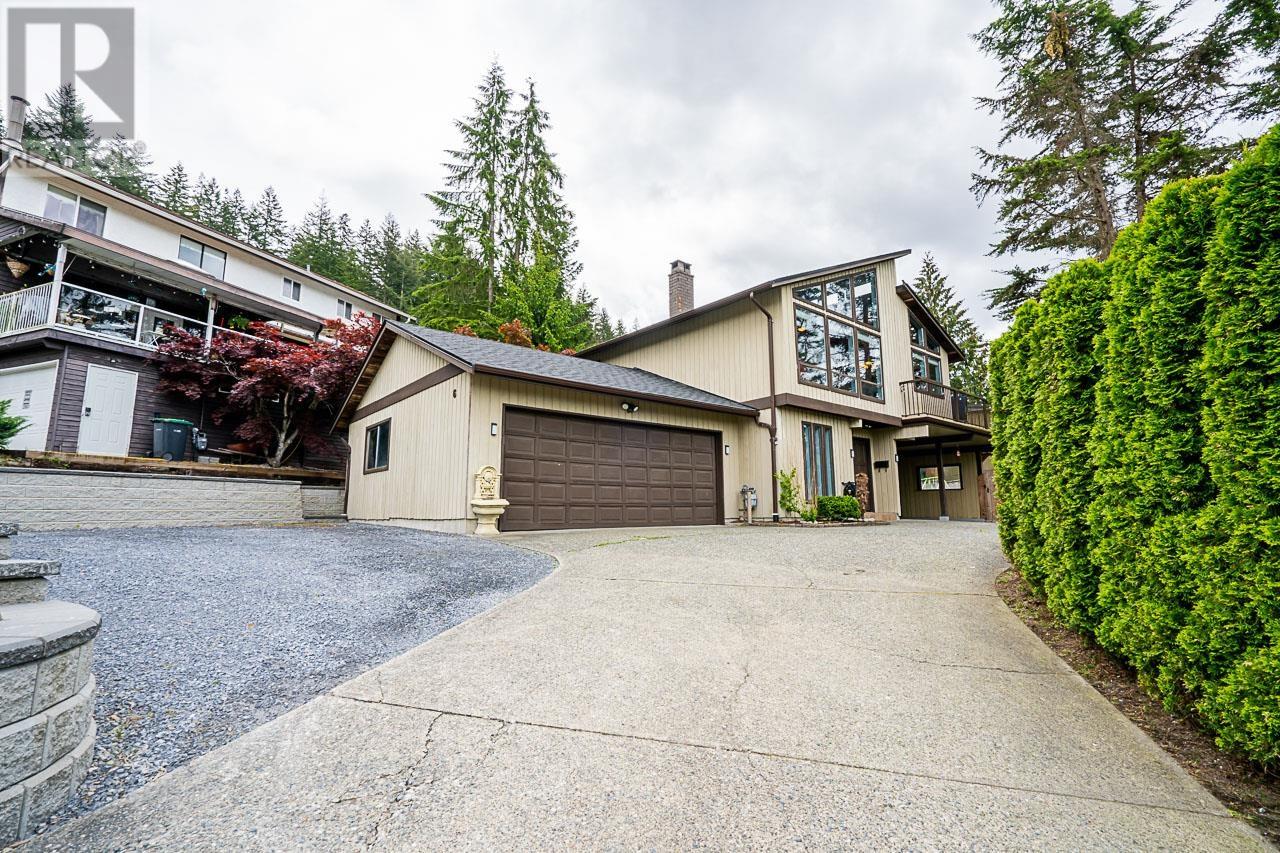 6 Elsdon Bay, Port Moody, British Columbia  V3H 3Z2 - Photo 2 - R2866187