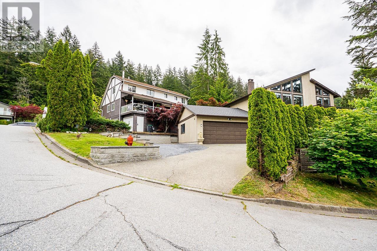 6 Elsdon Bay, Port Moody, British Columbia  V3H 3Z2 - Photo 4 - R2866187