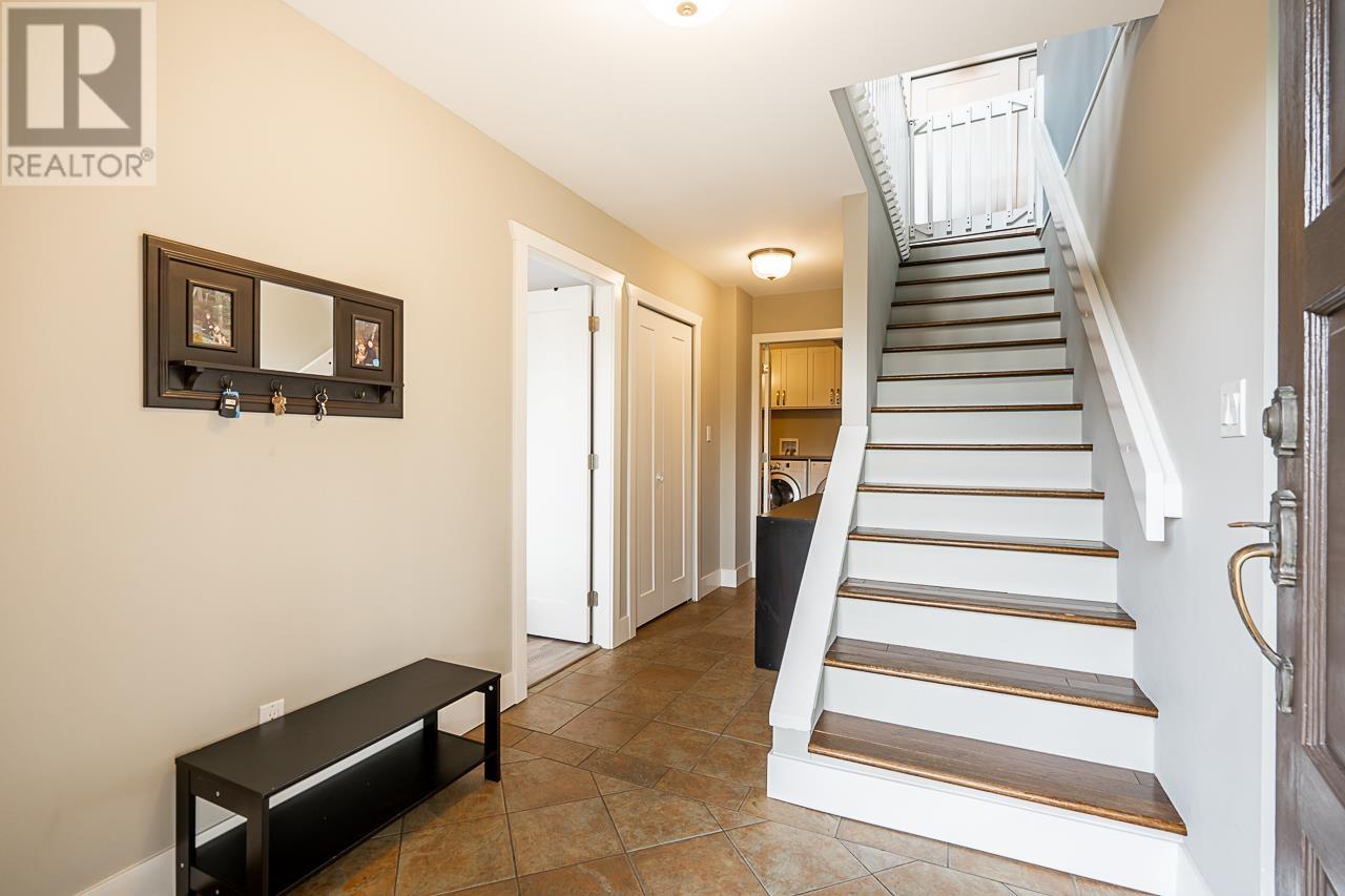 6 Elsdon Bay, Port Moody, British Columbia  V3H 3Z2 - Photo 6 - R2866187