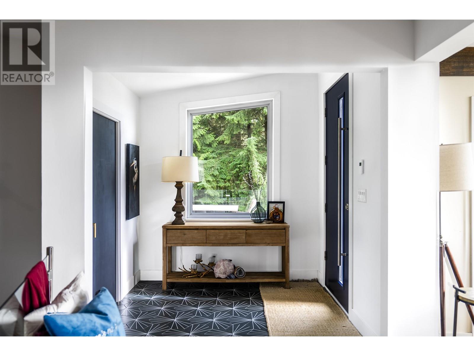 1715 Rosebery Avenue, West Vancouver, British Columbia  V7V 2Z5 - Photo 6 - R2866281