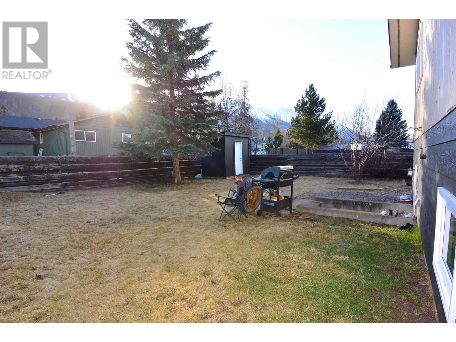 4381 Alfred Avenue, Smithers, British Columbia  V0J 2N0 - Photo 2 - R2863992