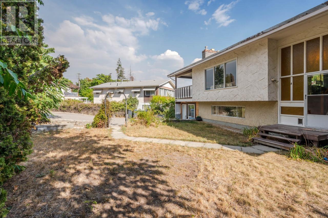 8119 PURVES Road Summerland Photo 3