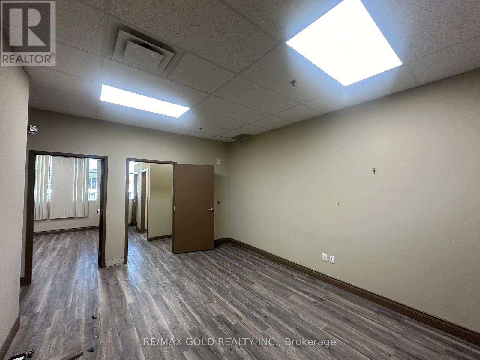 #208 -2970 Drew Rd, Mississauga, Ontario  L4T 0A7 - Photo 1 - W7370210