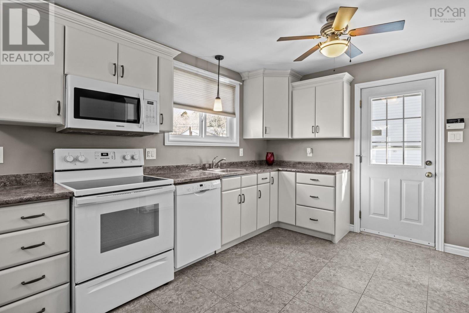 25 Gourok Avenue, Dartmouth, Nova Scotia  B2X 2B1 - Photo 6 - 202406091