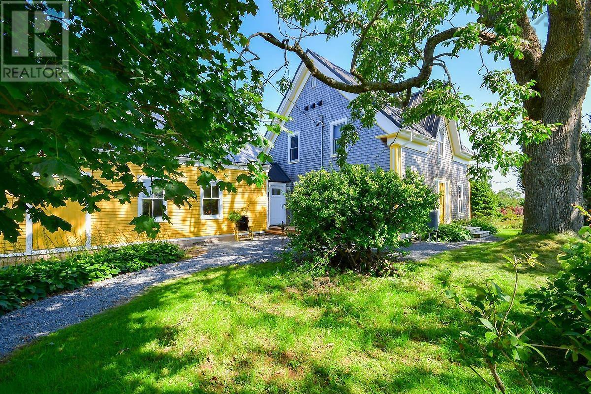 6411 Highway 215, Noel Shore, Nova Scotia  B0N 1T0 - Photo 1 - 202406092