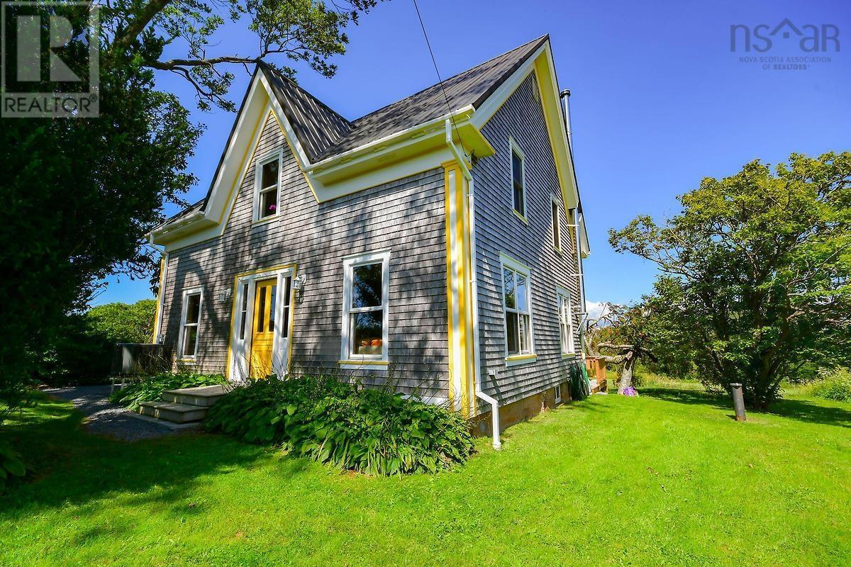 6411 Highway 215, Noel Shore, Nova Scotia  B0N 1T0 - Photo 2 - 202406092