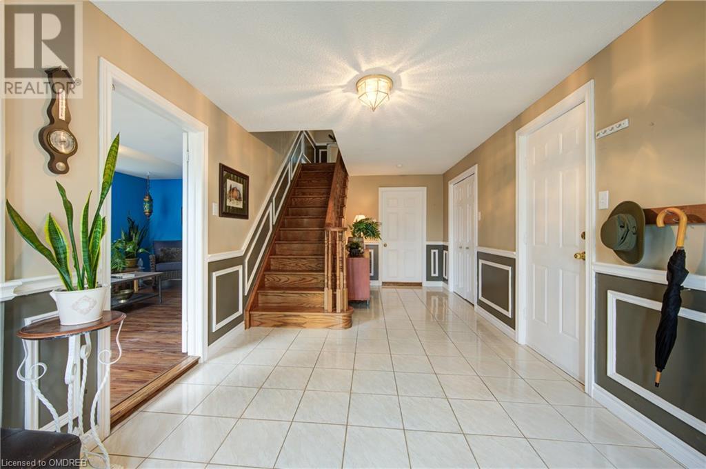 19 Renata Court, Dundas, Ontario  L9H 6X1 - Photo 8 - 40566211