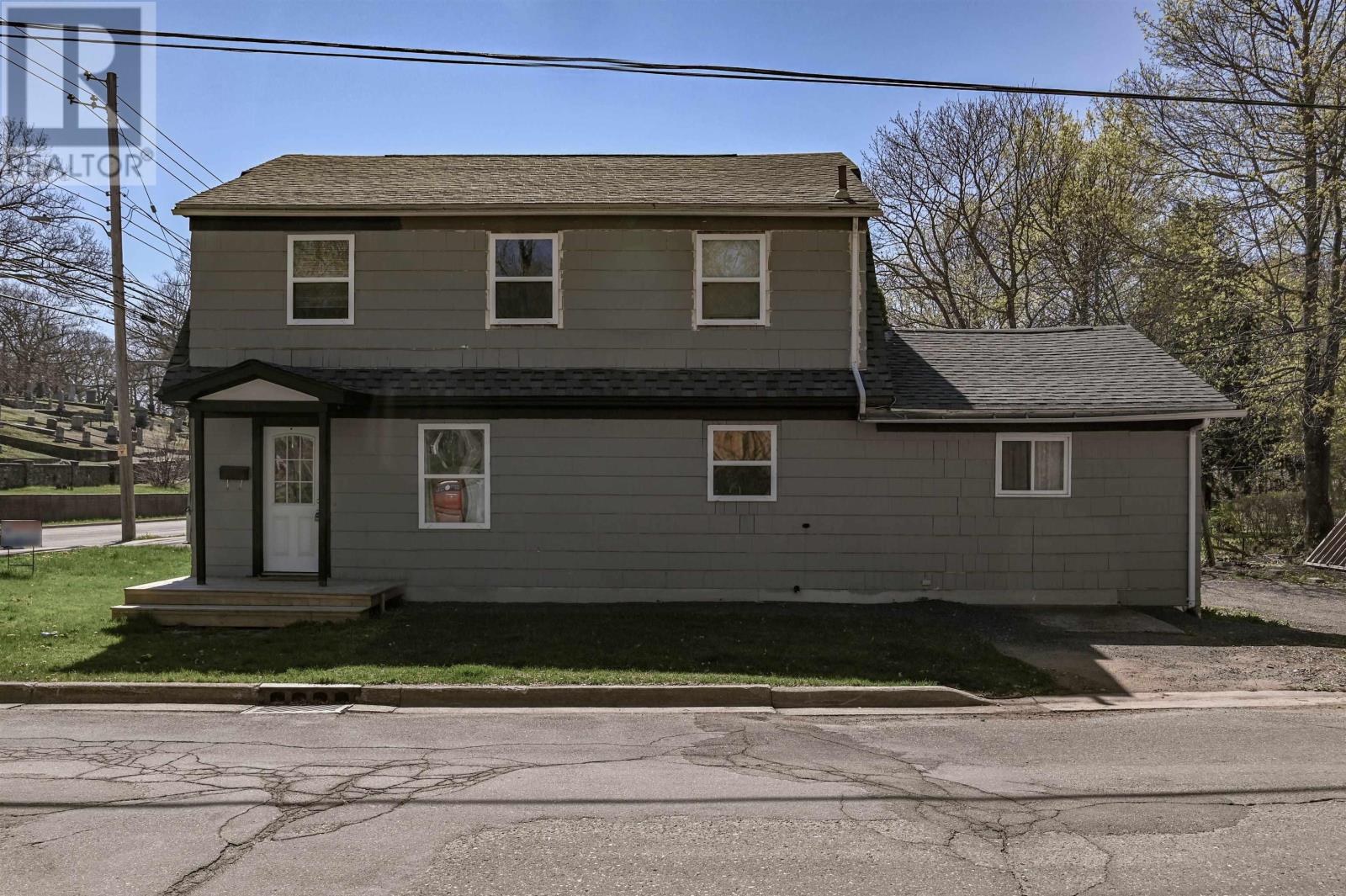 2 Southview Avenue, Kentville, Nova Scotia  B4N 1J7 - Photo 1 - 202406113