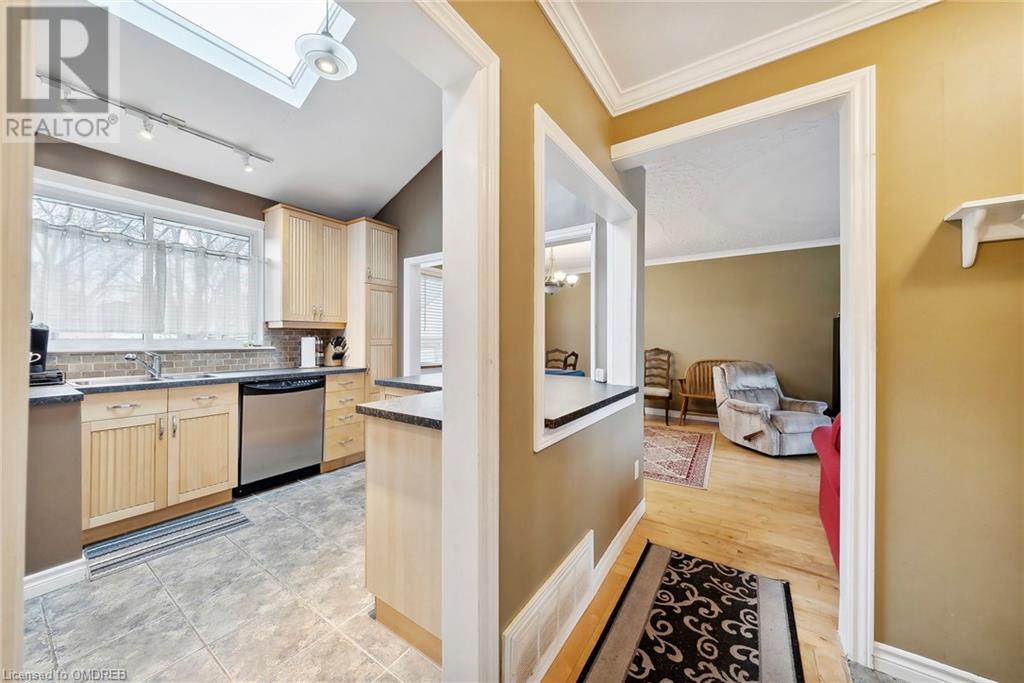 469 Seaton Drive, Oakville, Ontario  L6L 3Y3 - Photo 8 - 40563120