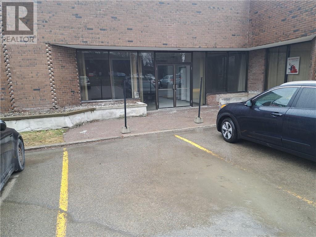 555 California Avenue Unit#4, Brockville, Ontario  K6V 7N6 - Photo 1 - 1383923