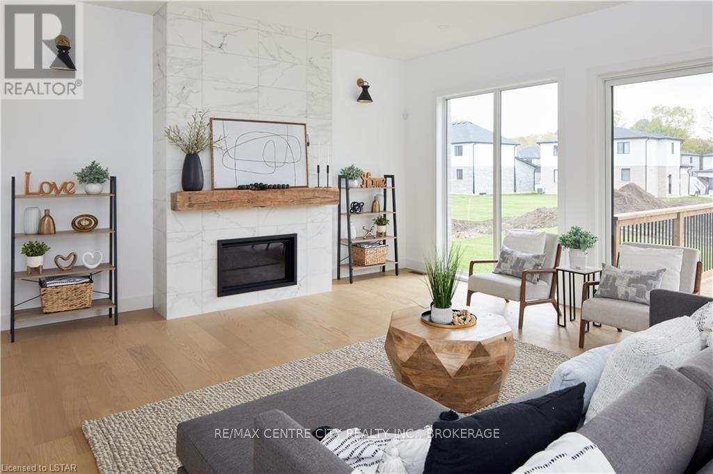 209 Merritt Crt, North Middlesex, Ontario  N0M 2K0 - Photo 11 - X8201712