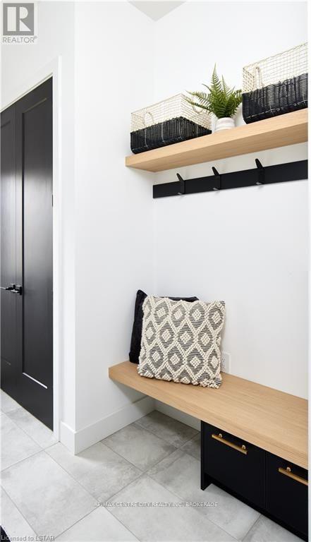 209 Merritt Crt, North Middlesex, Ontario  N0M 2K0 - Photo 13 - X8201712