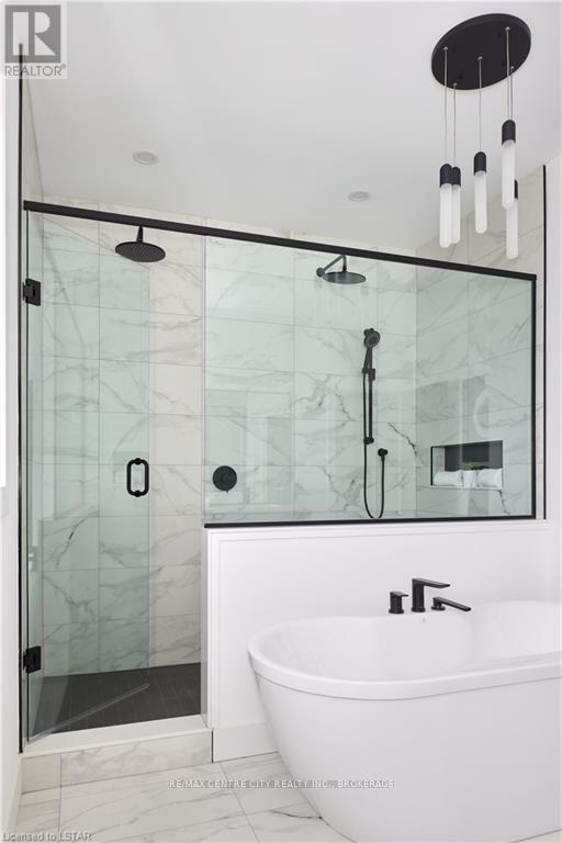 209 Merritt Crt, North Middlesex, Ontario  N0M 2K0 - Photo 17 - X8201712