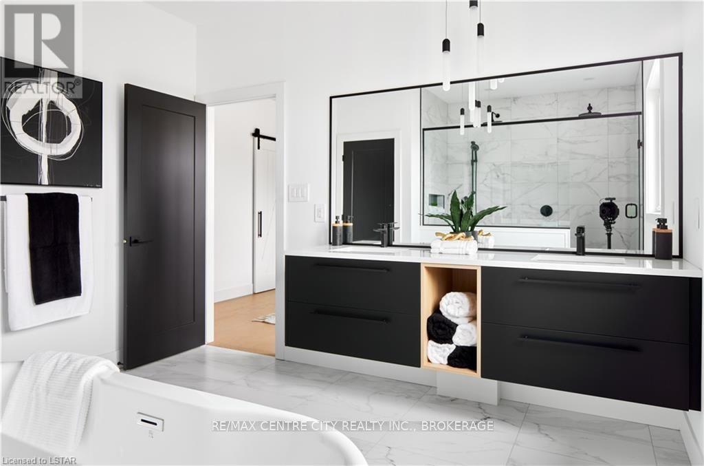 209 Merritt Crt, North Middlesex, Ontario  N0M 2K0 - Photo 19 - X8201712