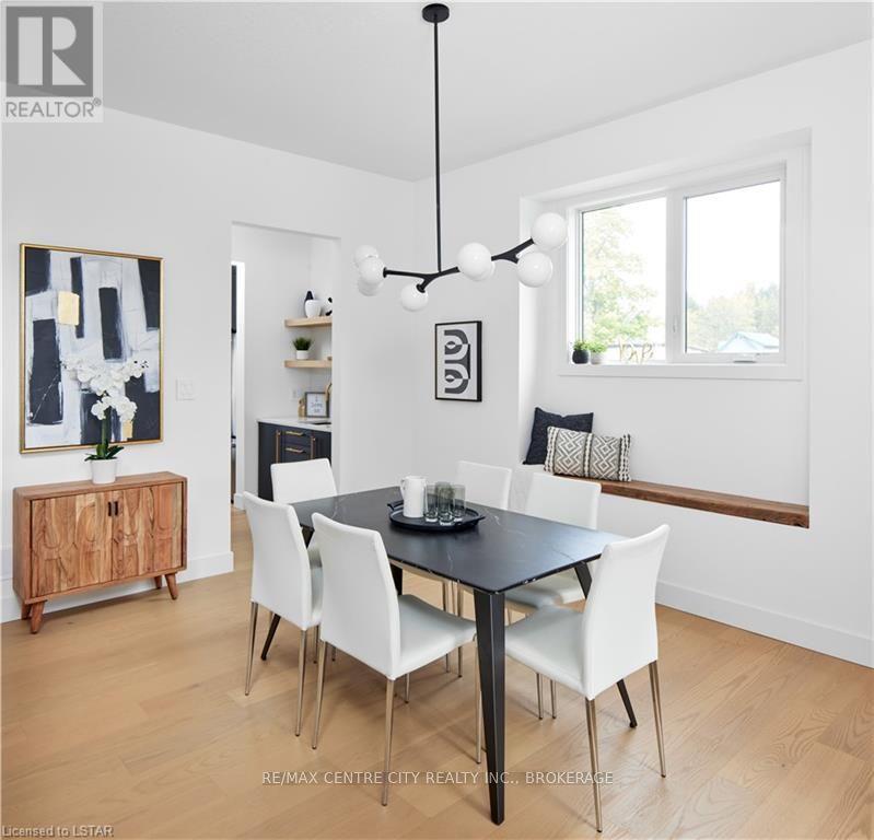 209 Merritt Crt, North Middlesex, Ontario  N0M 2K0 - Photo 3 - X8201712