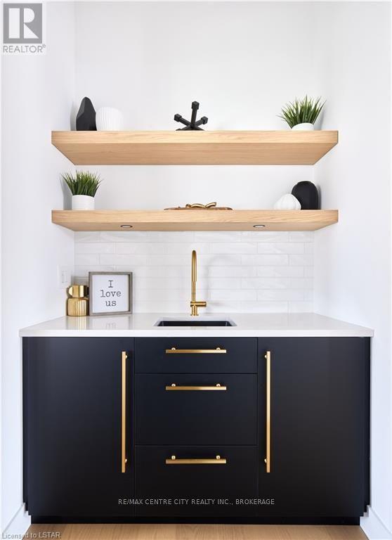 209 Merritt Crt, North Middlesex, Ontario  N0M 2K0 - Photo 6 - X8201712