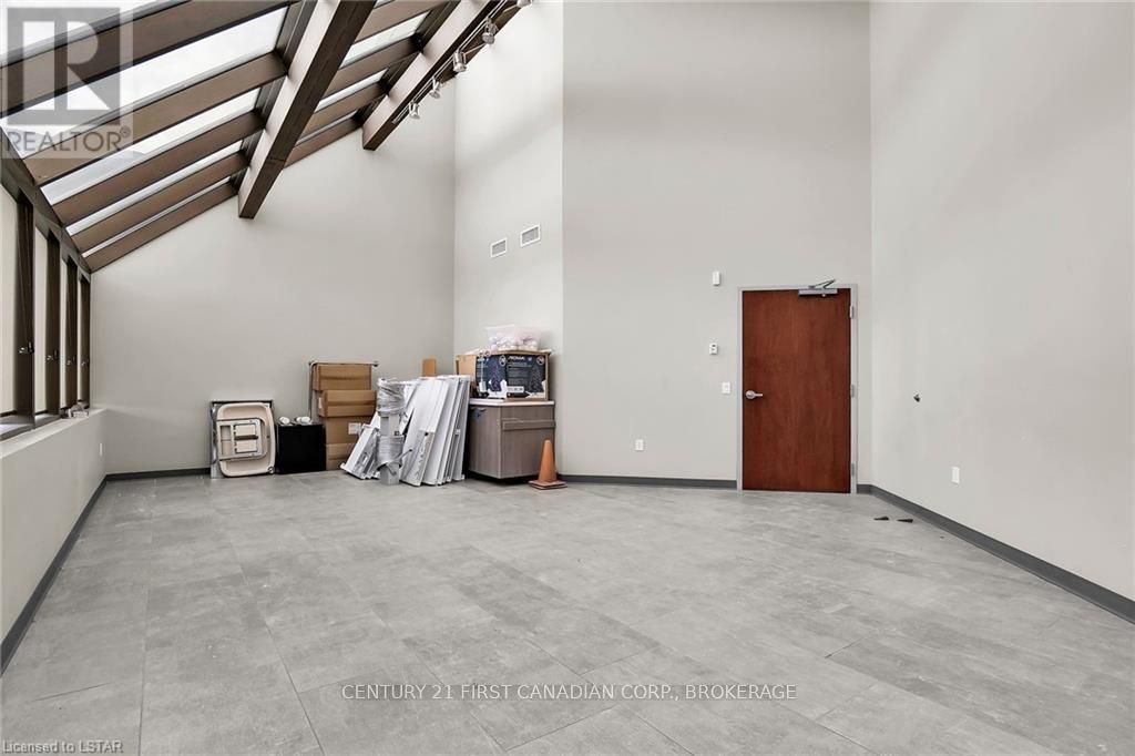 #106 -1807 Wonderland Rd N, London, Ontario  N6G 5C2 - Photo 5 - X8201912