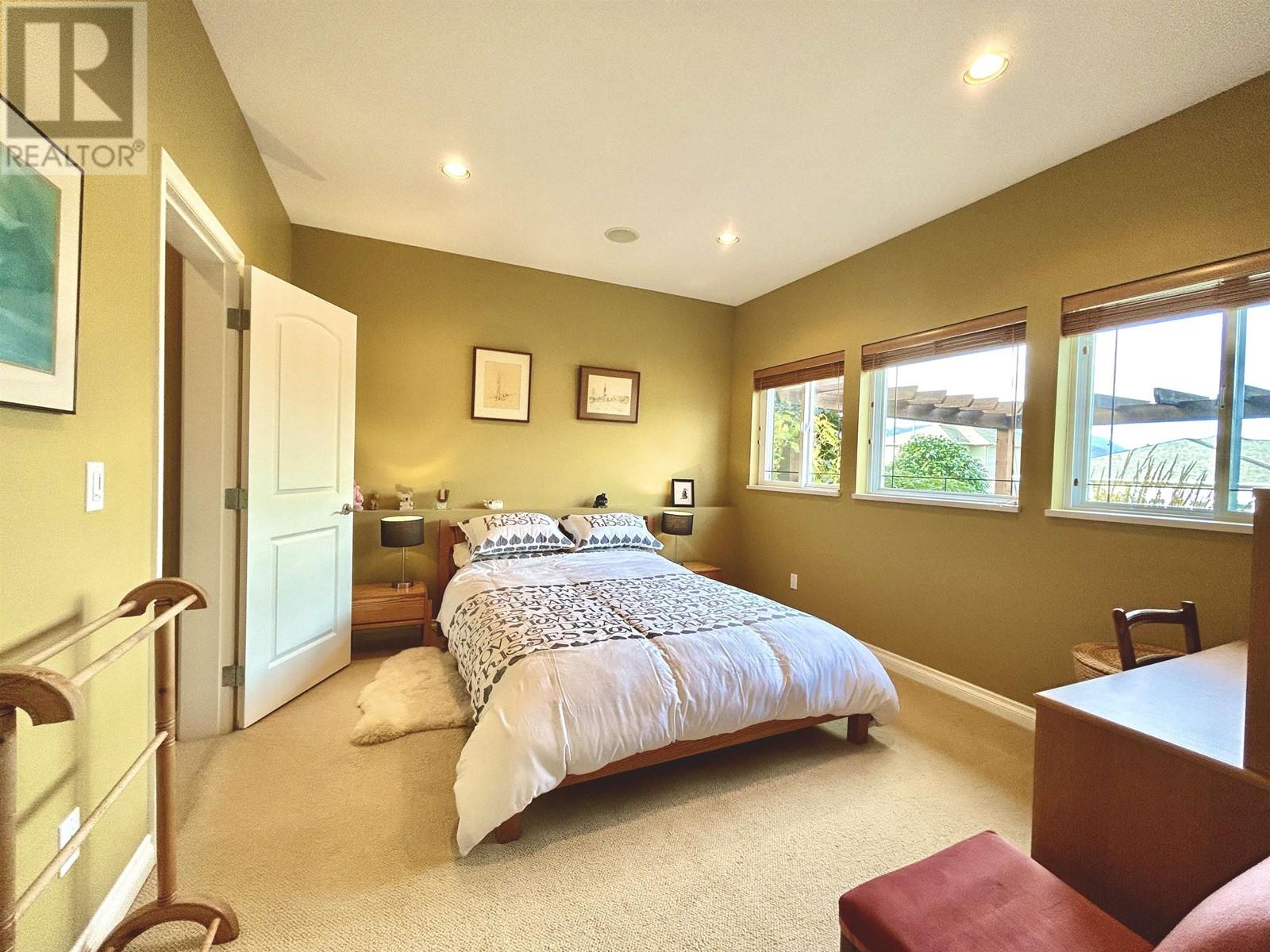 6157 Highmoor Place, Sechelt, British Columbia  V7Z 0L1 - Photo 15 - R2866313