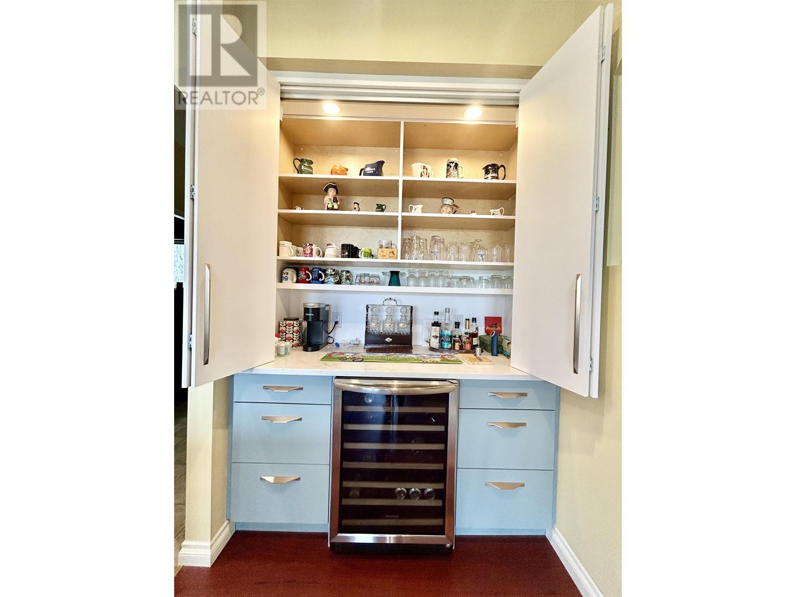6157 Highmoor Place, Sechelt, British Columbia  V7Z 0L1 - Photo 6 - R2866313