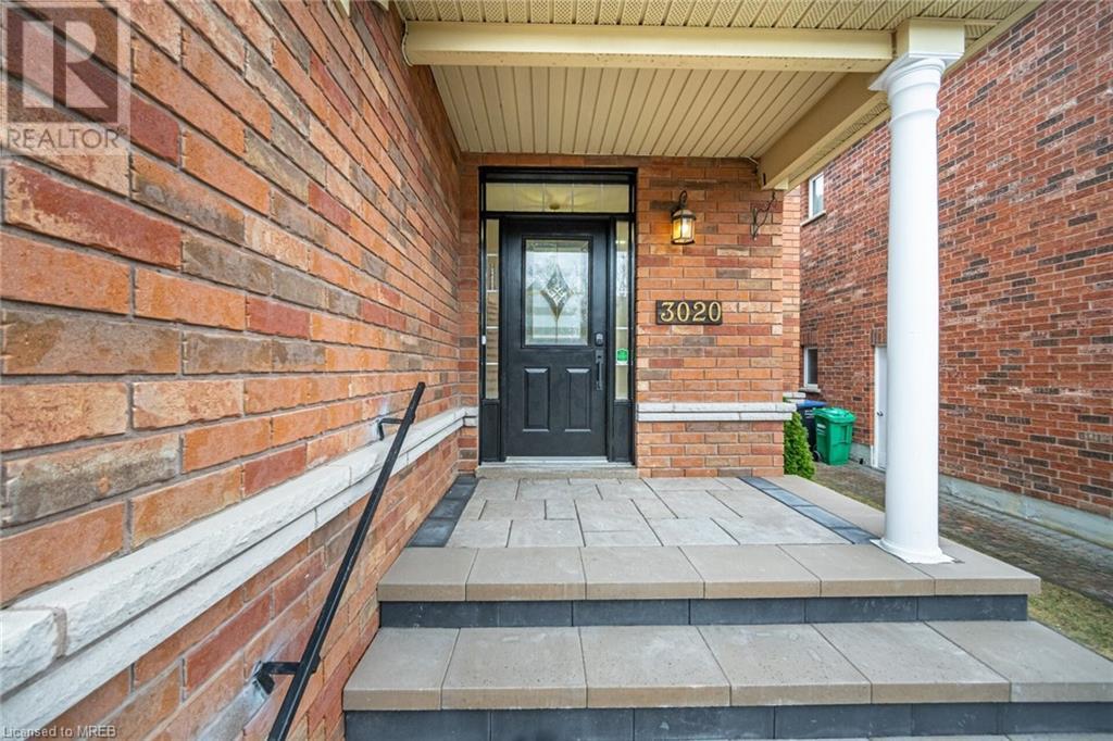 3020 Hawktail Crescent, Mississauga, Ontario  L5M 6W3 - Photo 3 - 40566488