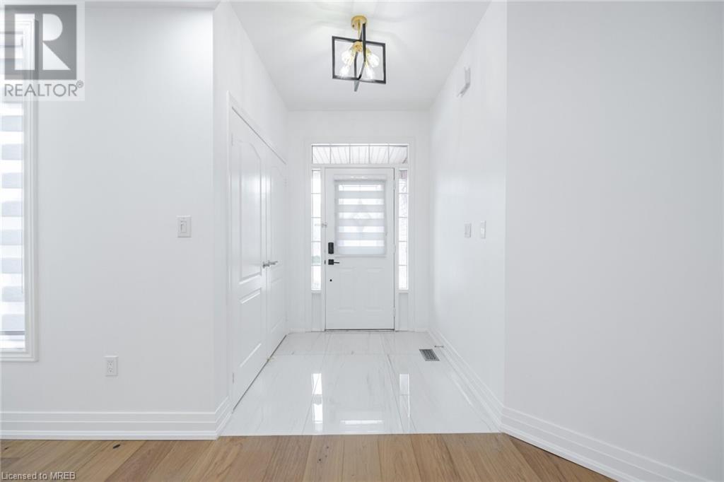 3020 Hawktail Crescent, Mississauga, Ontario  L5M 6W3 - Photo 4 - 40566488