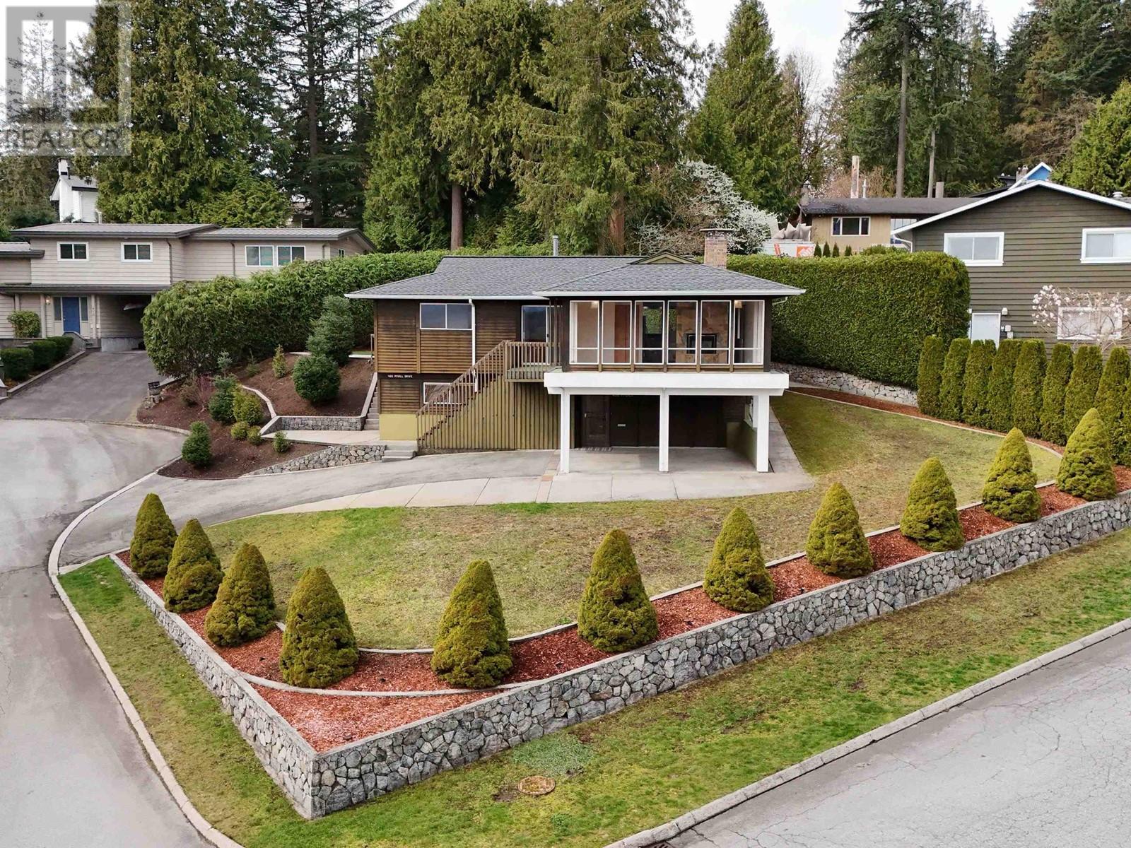 466 Mcgill Drive, Port Moody, British Columbia  V3H 1T9 - Photo 4 - R2866308