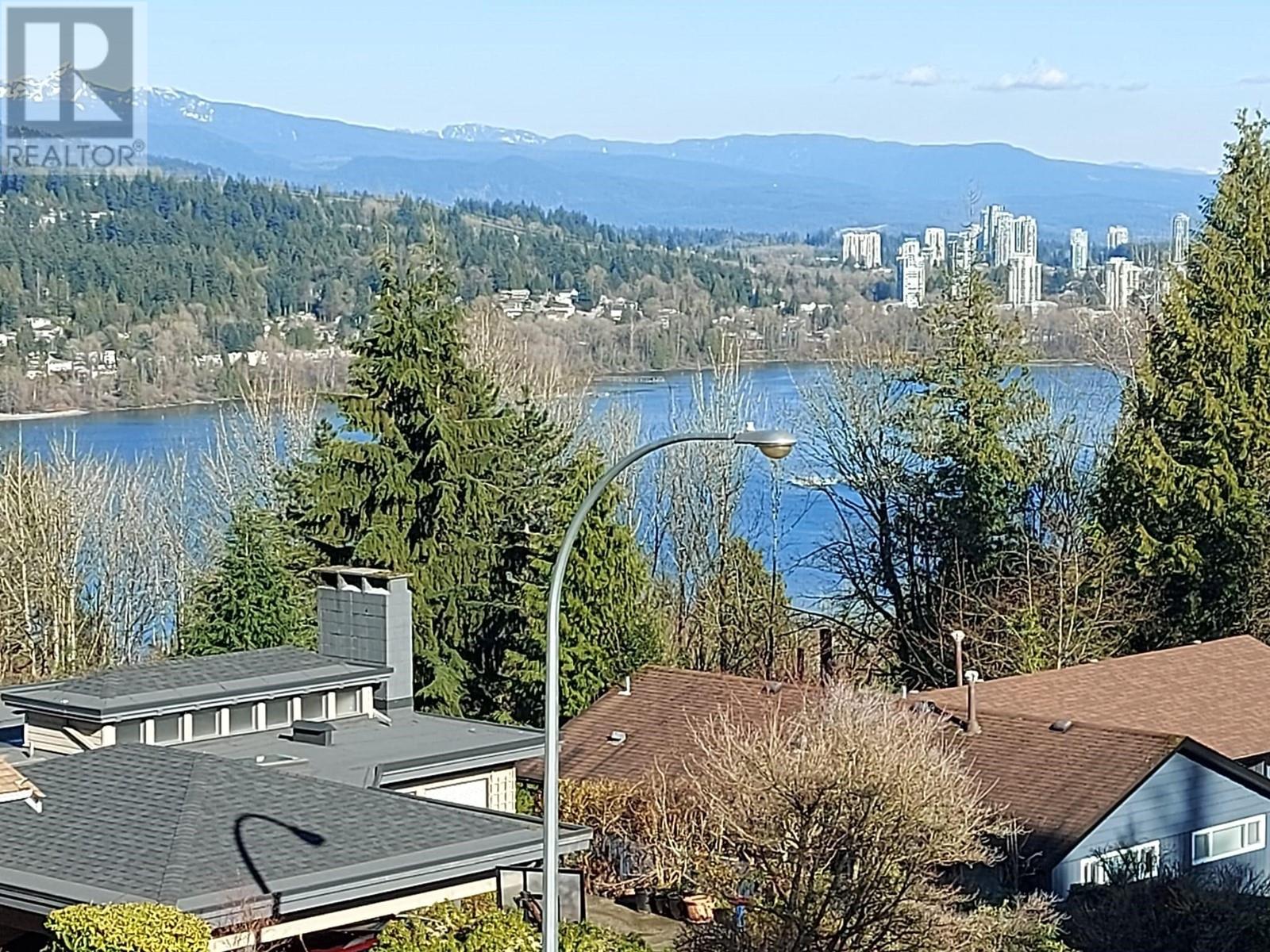 466 Mcgill Drive, Port Moody, British Columbia  V3H 1T9 - Photo 3 - R2866308