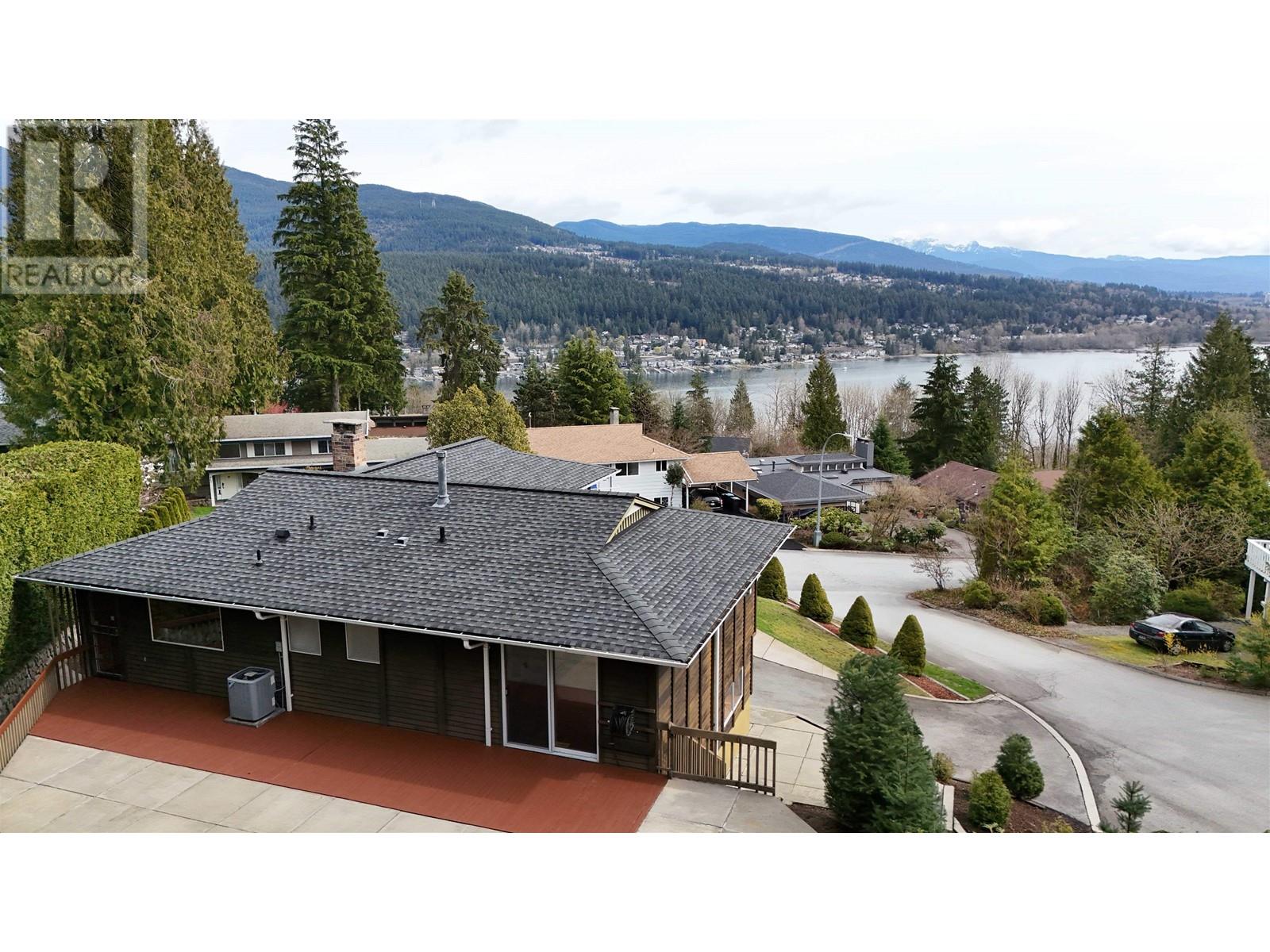 466 Mcgill Drive, Port Moody, British Columbia  V3H 1T9 - Photo 2 - R2866308