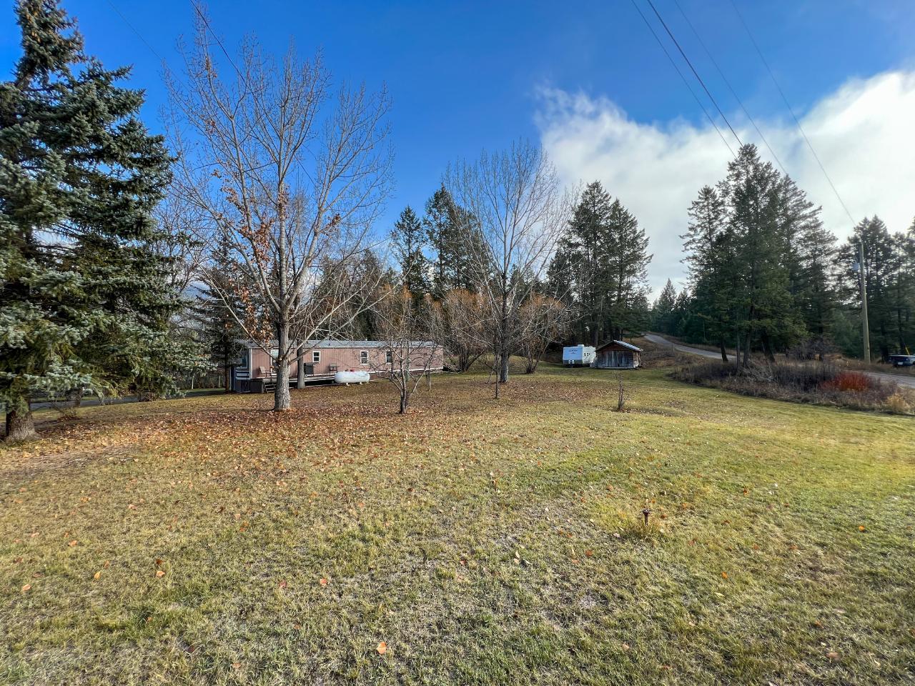 5796 Sinclair Street, Edgewater, British Columbia  V0A 1E0 - Photo 3 - 2474014