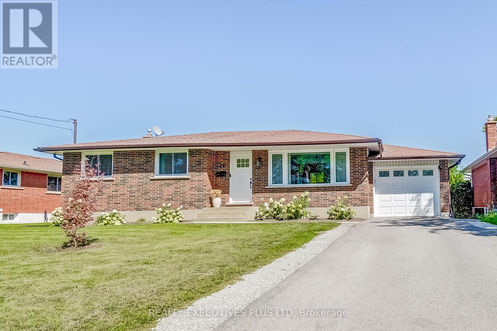 24 Madison St, Fort Erie, Ontario  L2A 3Z8 - Photo 1 - X8203230