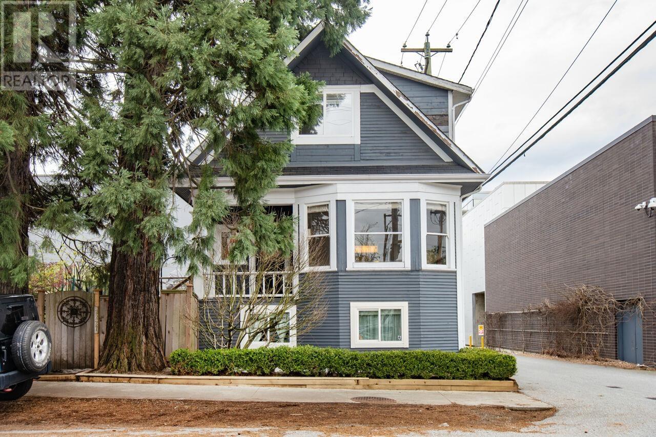 2227 Alberta Street, Vancouver, British Columbia  V5Y 3K3 - Photo 1 - R2866383