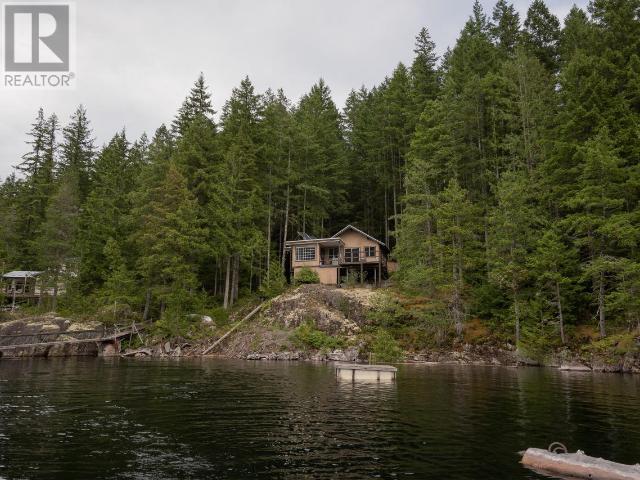 9302 Powell Lake, Powell River, British Columbia    - Photo 1 - 17937