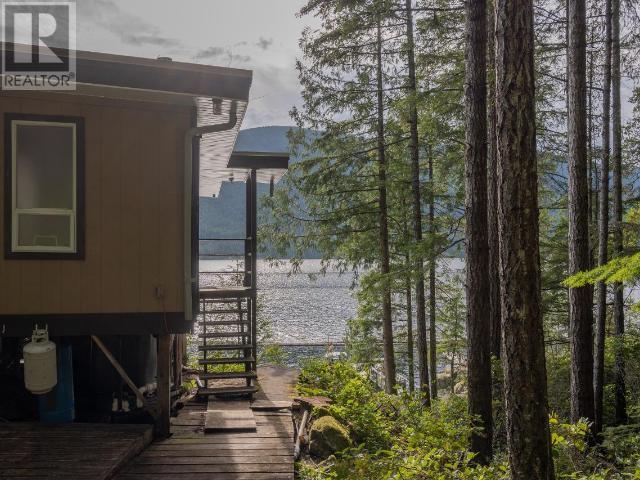 9302 Powell Lake, Powell River, British Columbia    - Photo 13 - 17937