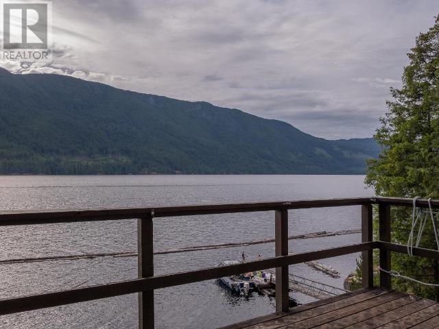 9302 Powell Lake, Powell River, British Columbia    - Photo 14 - 17937