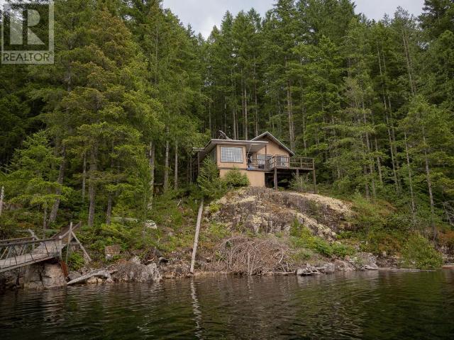 9302 Powell Lake, Powell River, British Columbia    - Photo 16 - 17937