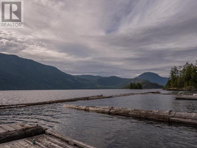 9302 Powell Lake, Powell River, British Columbia    - Photo 2 - 17937