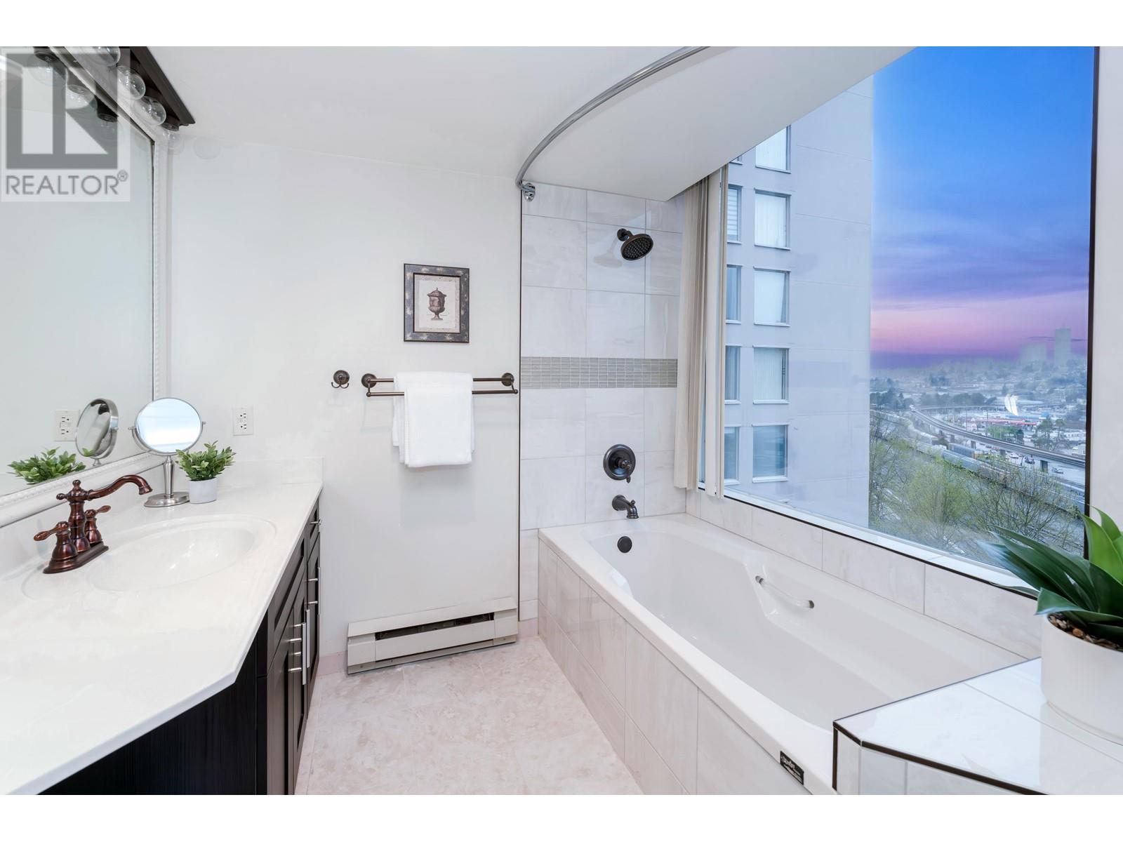 1101 1065 Quayside Drive, New Westminster, British Columbia  V3M 1C5 - Photo 11 - R2866384