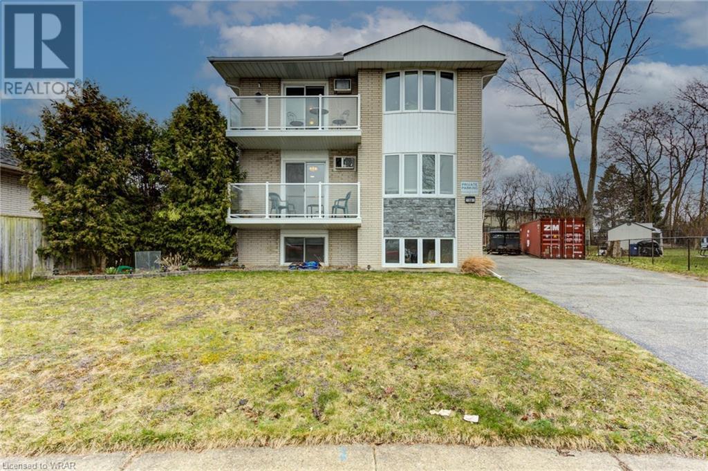 18 Carnaby Crescent, Kitchener, Ontario N2A 1M7 - Photo 2 - 40544777