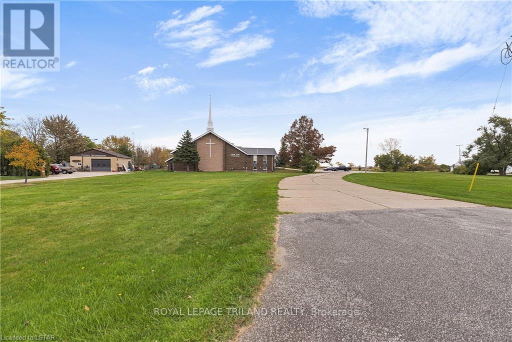 352 County Rd 2 Highway Rd, Lakeshore, Ontario  N0R 1A0 - Photo 1 - X8203506