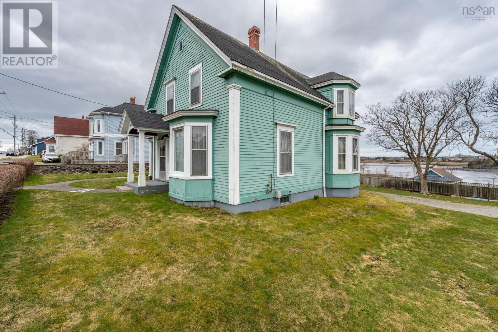 512 Main Street, Yarmouth, Nova Scotia  B5A 1H7 - Photo 4 - 202406208