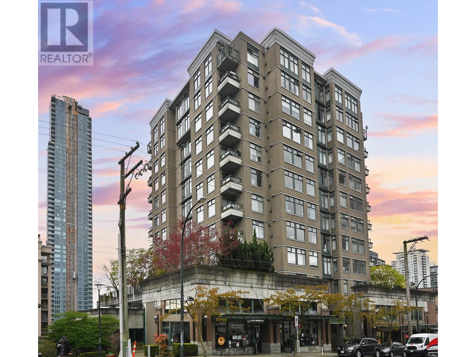 402 720 Carnarvon Street, New Westminster, British Columbia  V3M 6S2 - Photo 2 - R2866455
