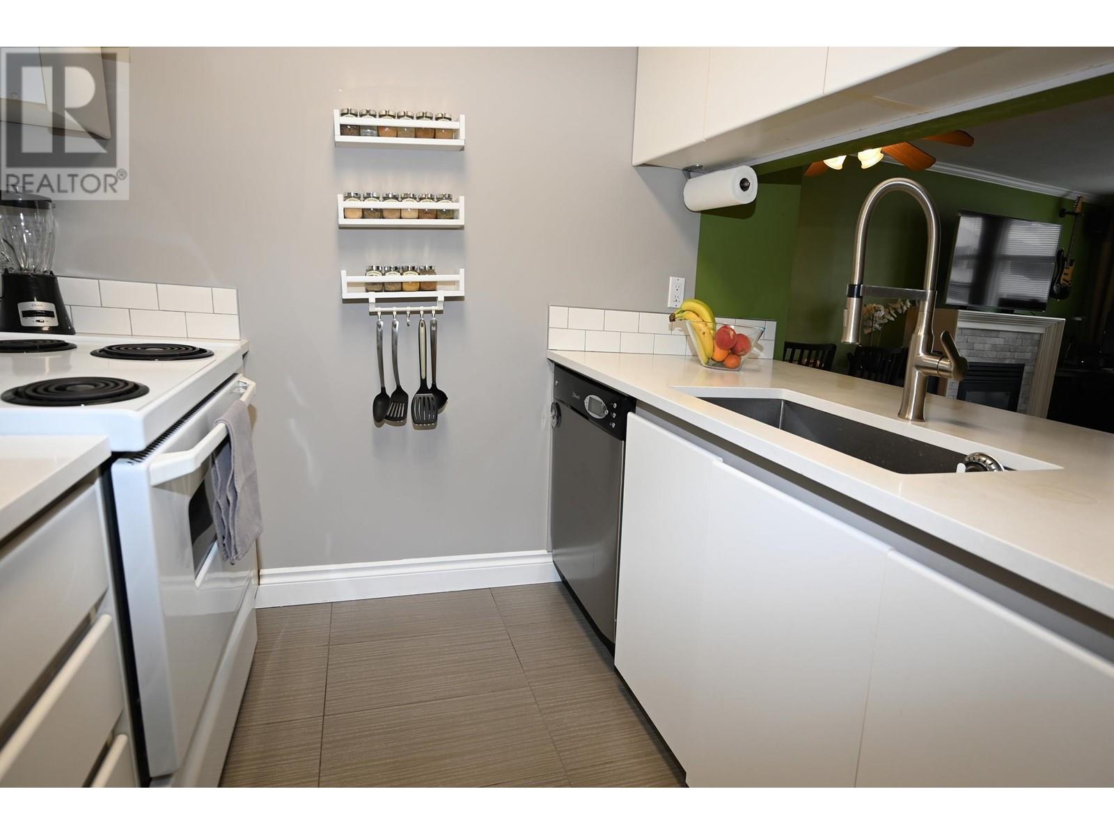 402 720 Carnarvon Street, New Westminster, British Columbia  V3M 6S2 - Photo 8 - R2866455