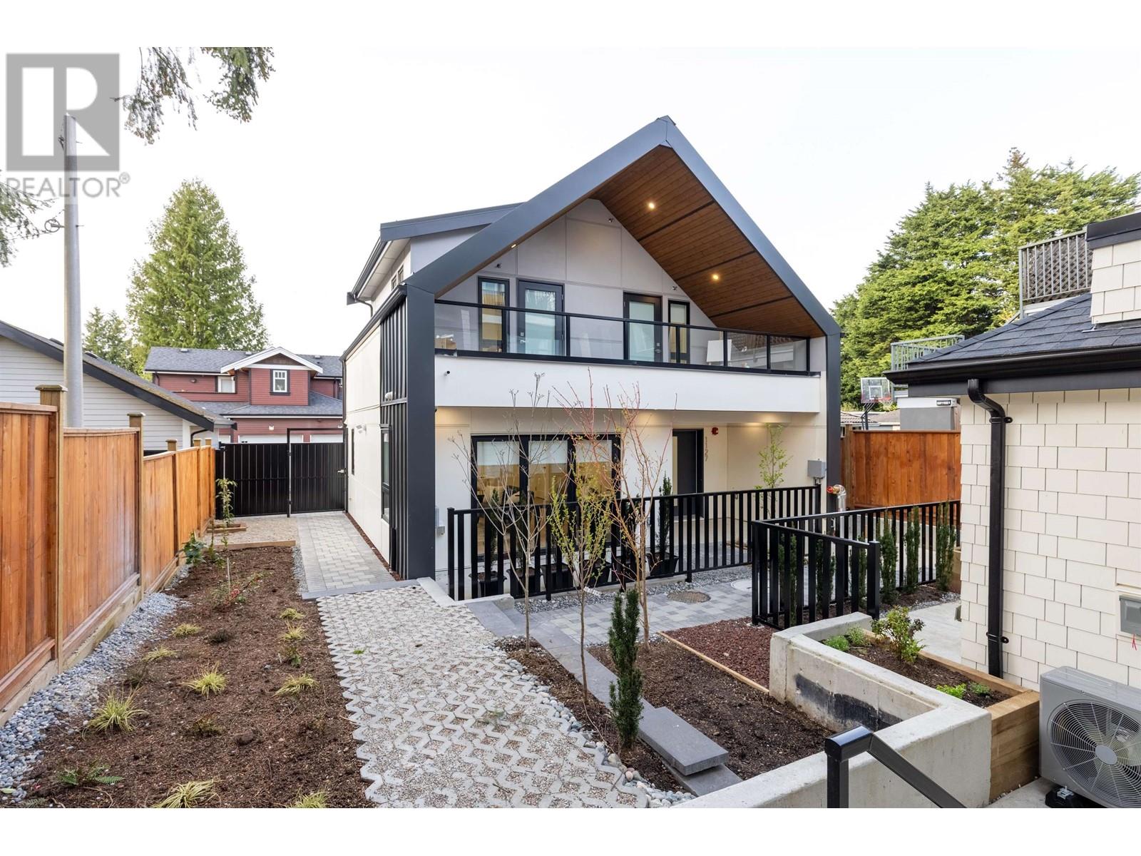 1127 E 15th Avenue, Vancouver, British Columbia  V5T 2S7 - Photo 4 - R2866472