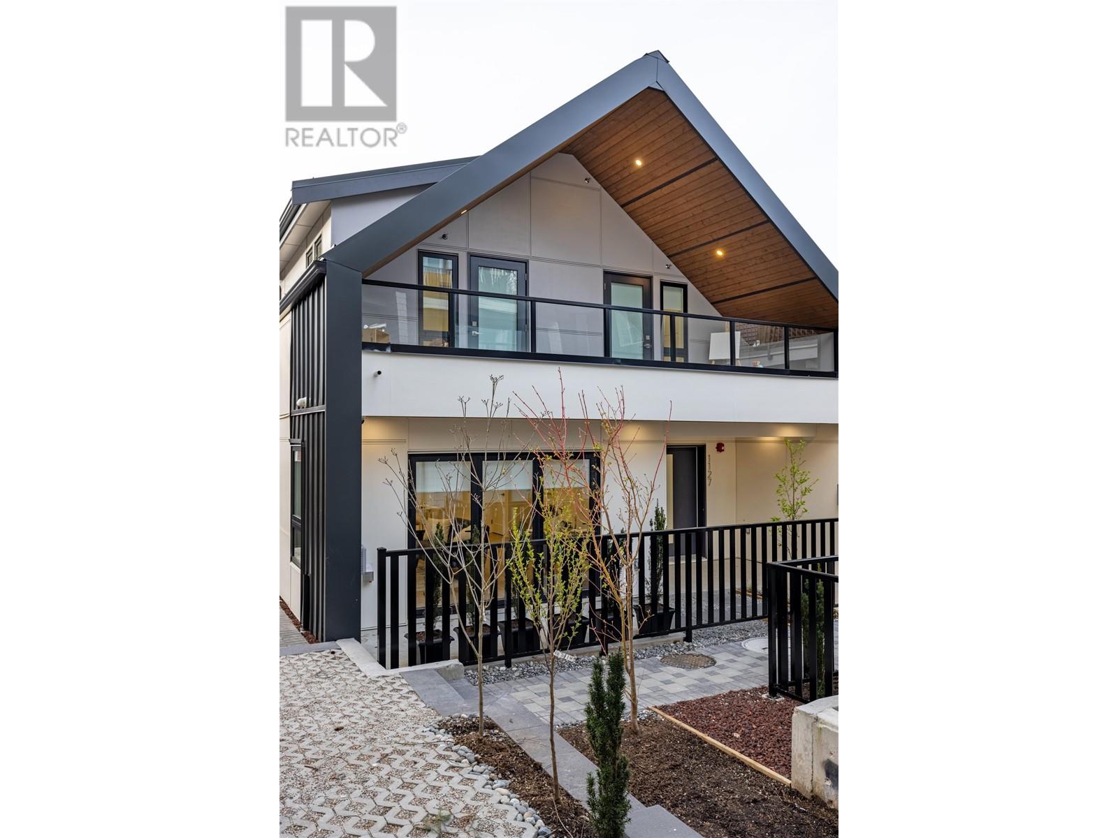 1127 E 15th Avenue, Vancouver, British Columbia  V5T 2S7 - Photo 5 - R2866472