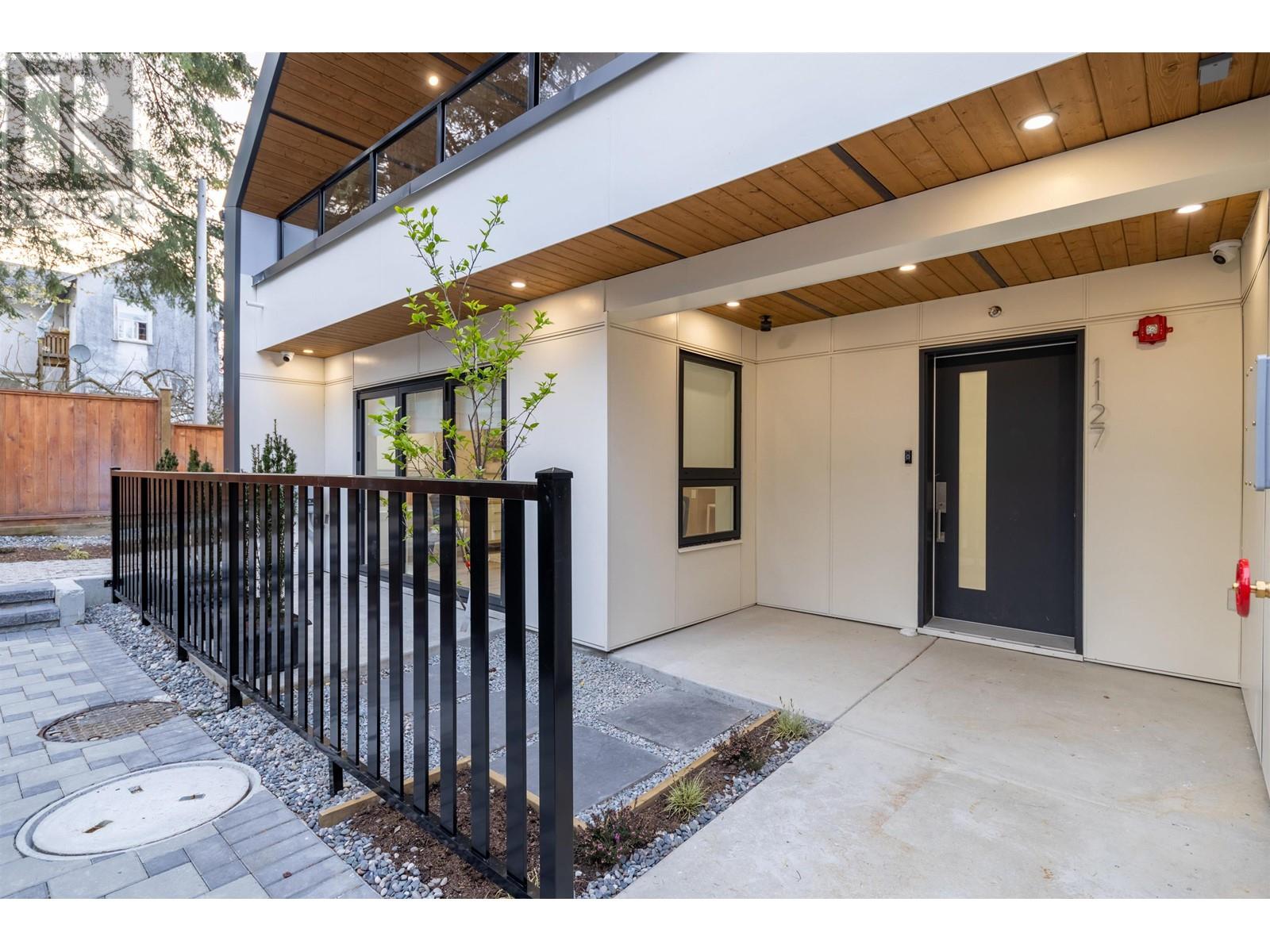1127 E 15th Avenue, Vancouver, British Columbia  V5T 2S7 - Photo 7 - R2866472