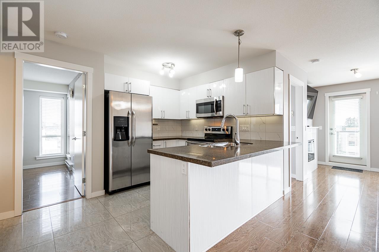502 22318 Lougheed Highway, Maple Ridge, British Columbia  V2X 2T4 - Photo 4 - R2866495